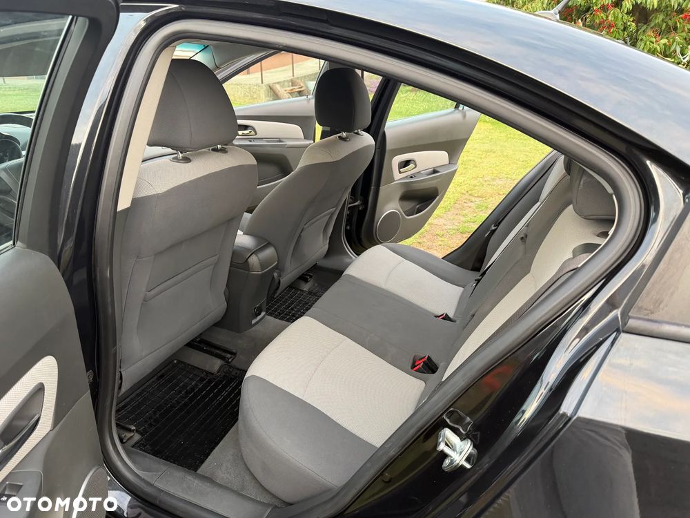 Chevrolet Cruze 1.6 LS - 9