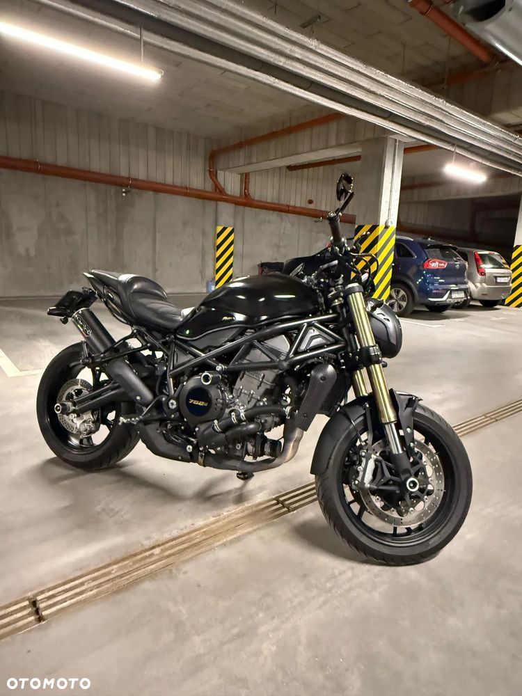 Benelli 752 S - 3