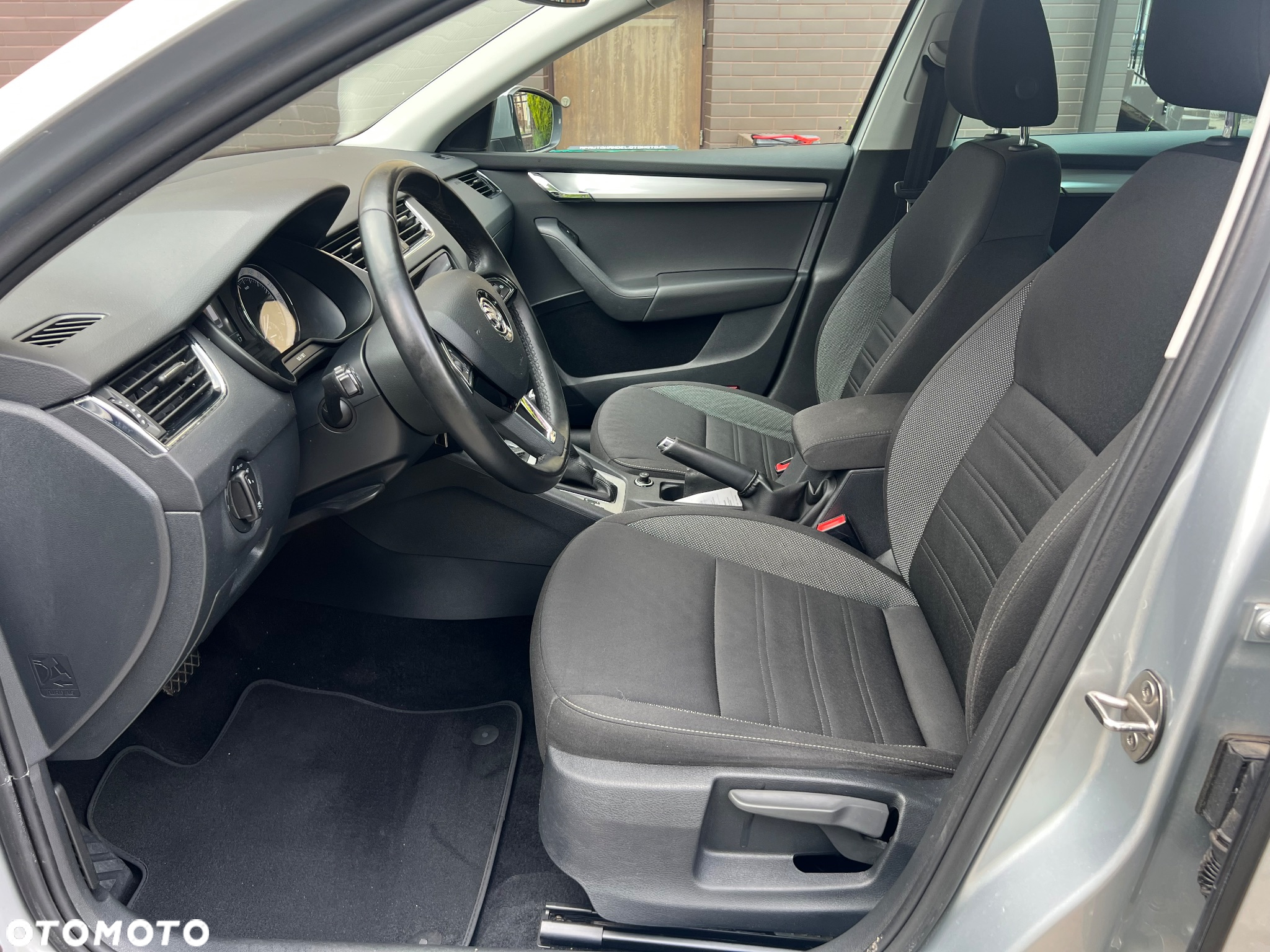 Skoda Octavia 1.6 TDI SCR Clever DSG - 28