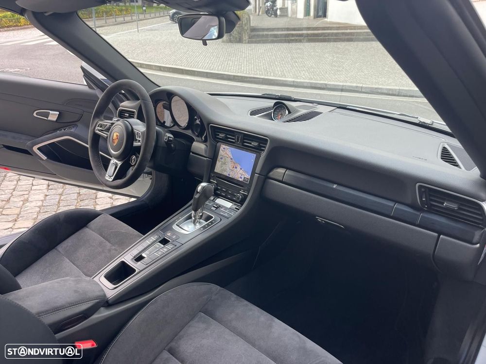 Porsche 911 (991) Targa 4 GTS PDK - 30