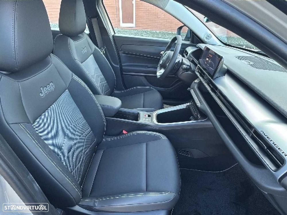Jeep Avenger 1.2 e-Hybrid Altitude DCT - 14