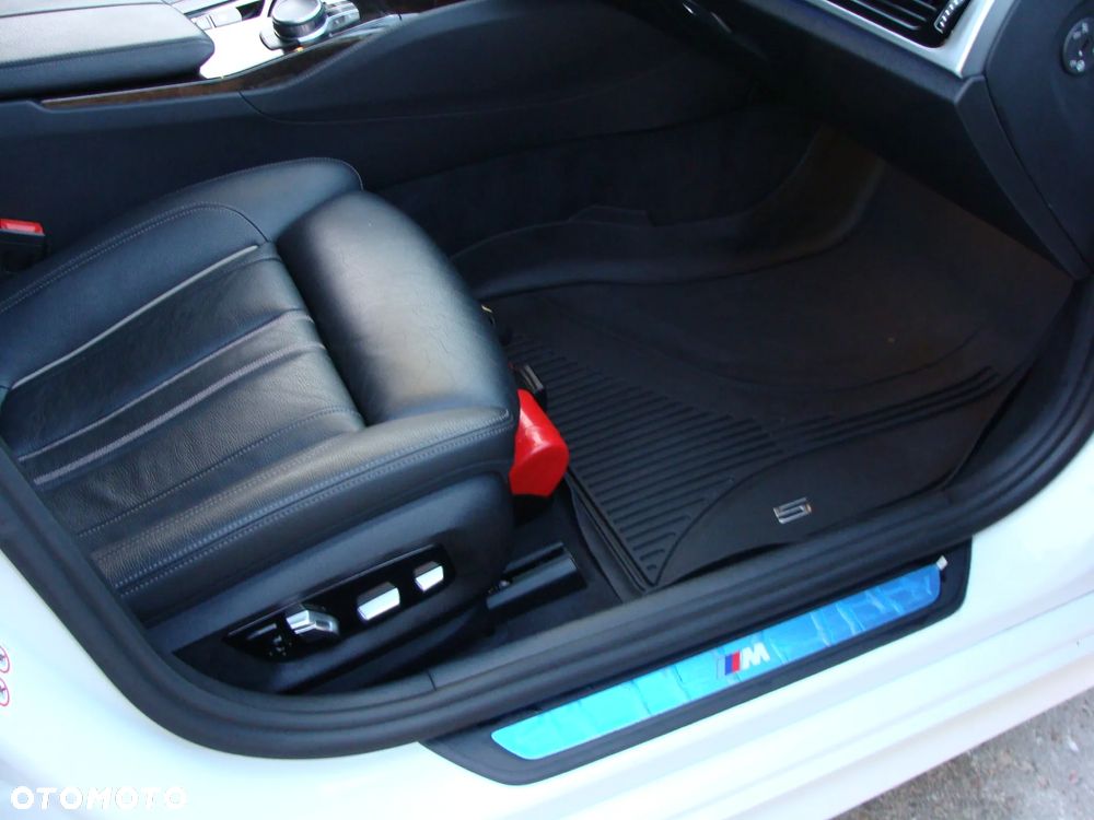 BMW Seria 5 520d xDrive M Sport sport - 28