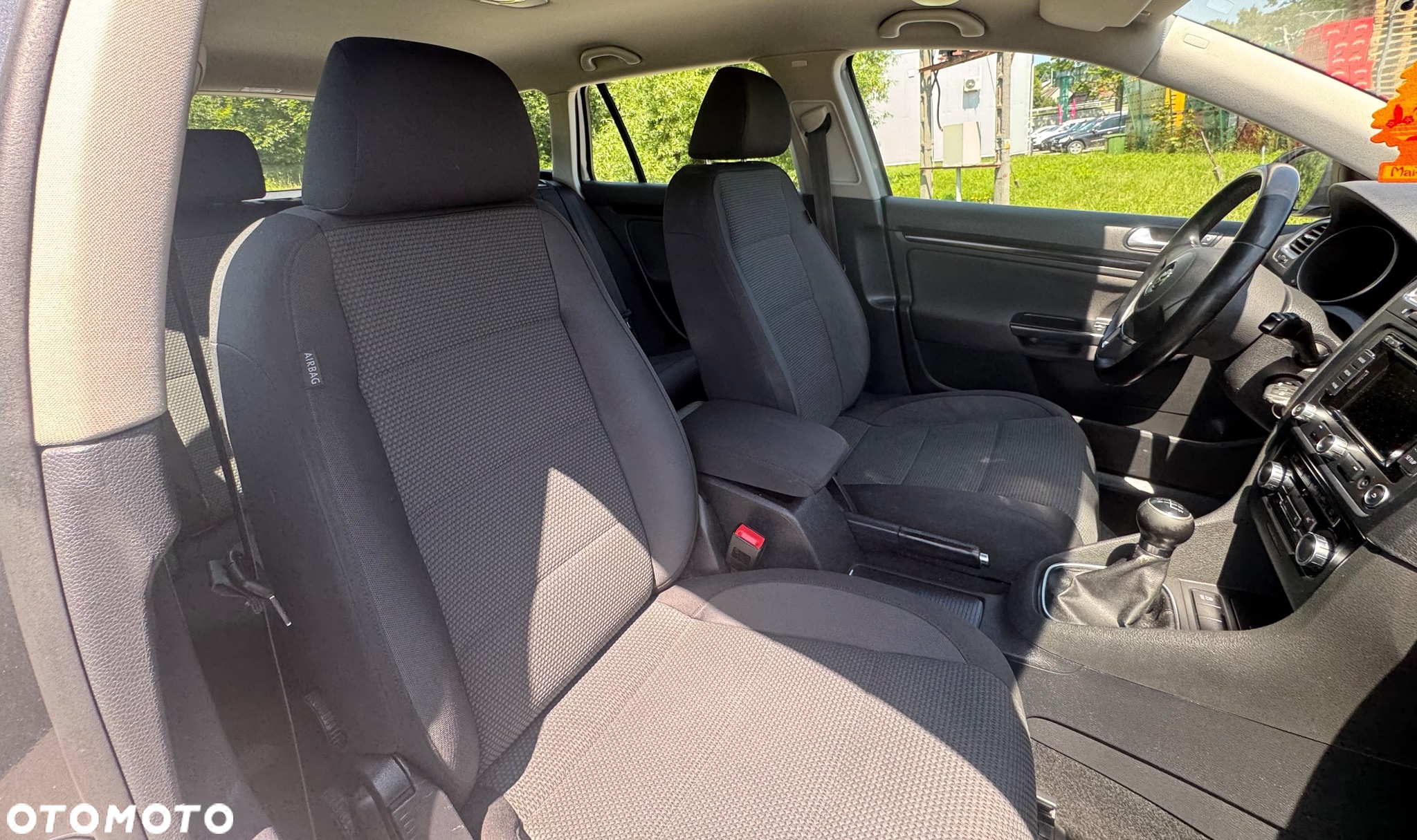 Volkswagen Golf 1.6 TDI DPF Comfortline - 10