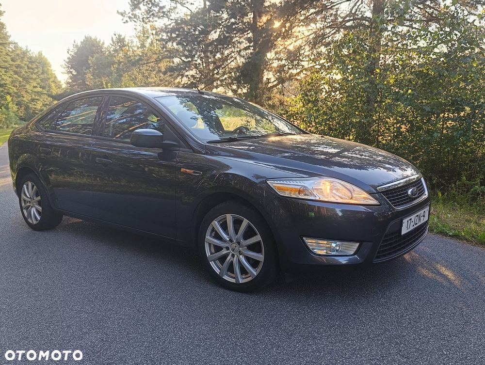 Ford Mondeo 2.0 Ambiente - 24