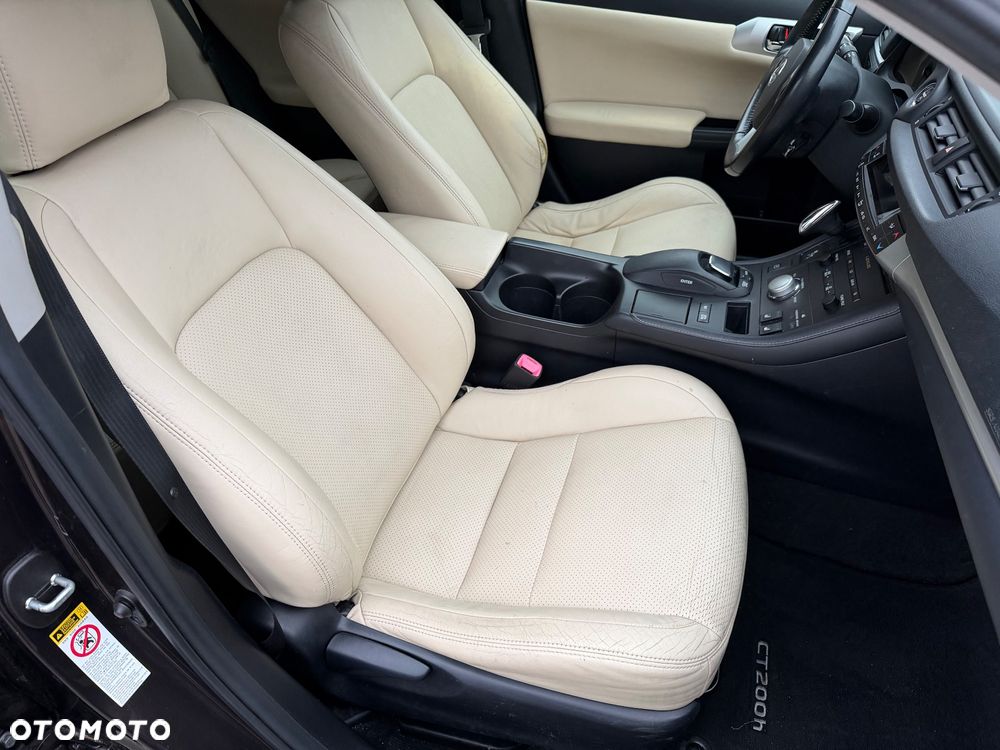 Lexus CT 200h Prestige - 17