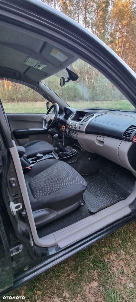 Mitsubishi L200 2.5 DID DC Intense HP - 32