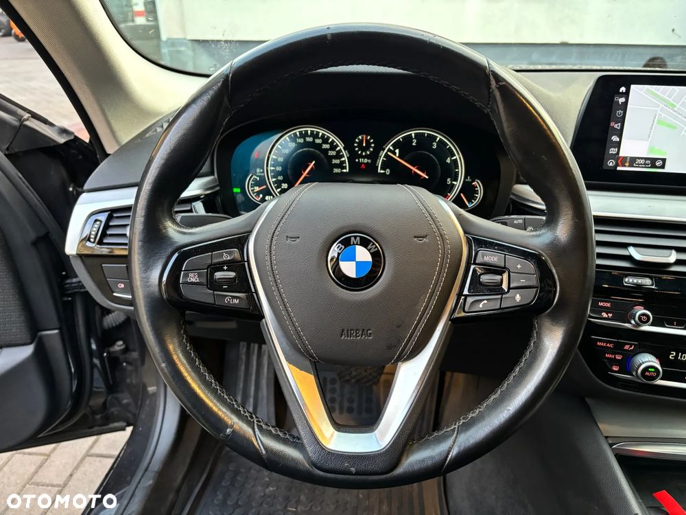 BMW Seria 5 520d - 31