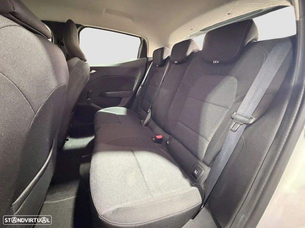 Renault Clio - 10