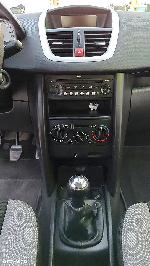 Peugeot 207 - 23