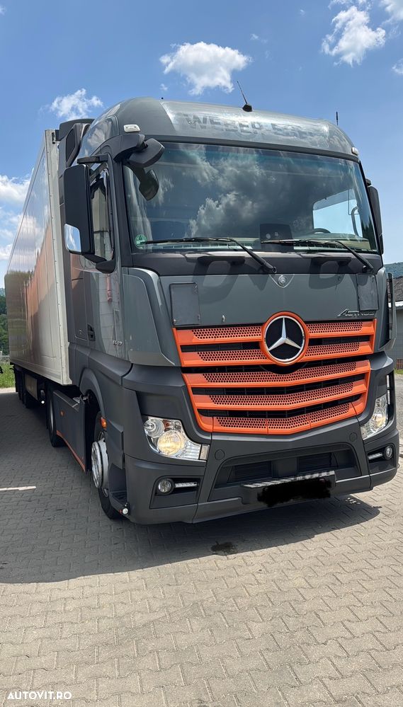Mercedes-Benz Actros - 2