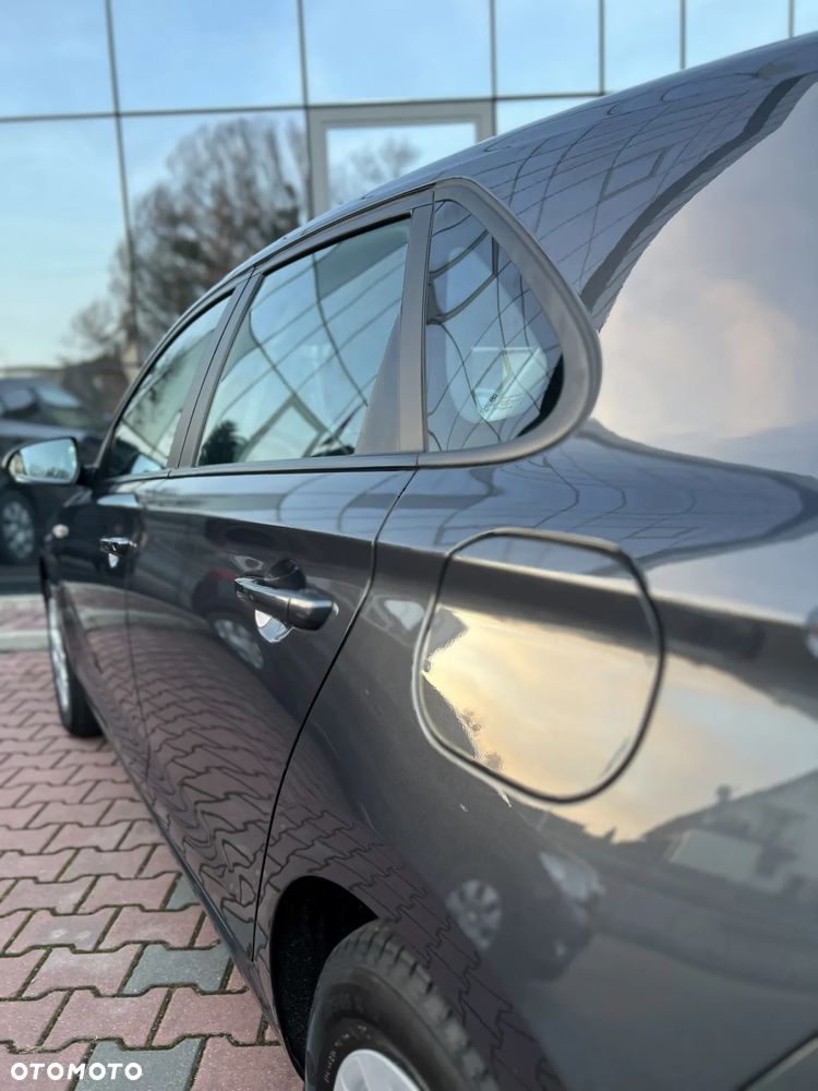 Hyundai i30 1.5 DPI Classic + - 27