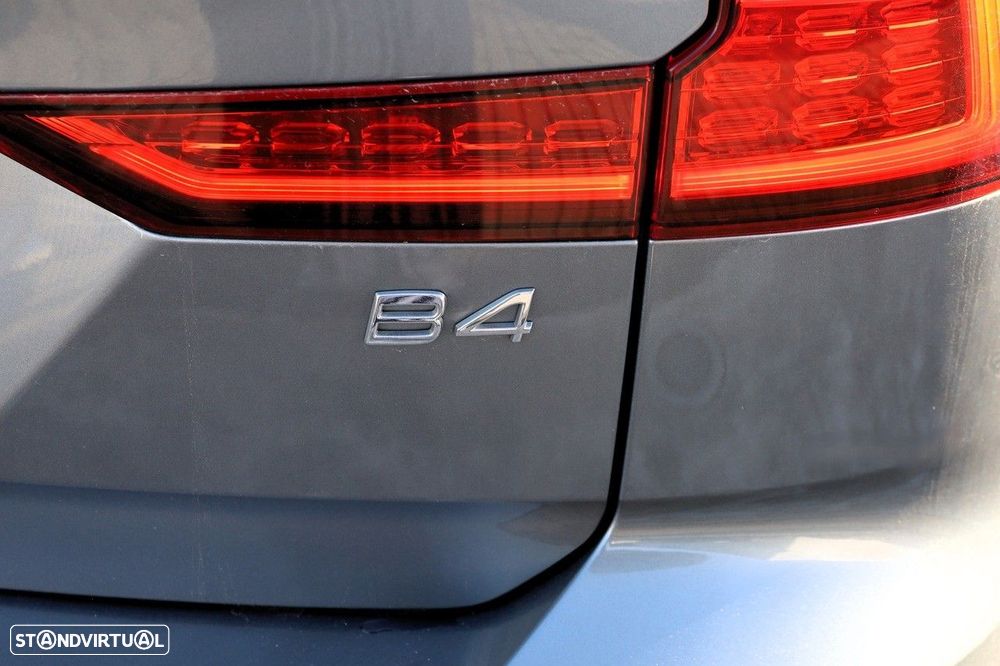 Volvo V60 2.0 B4 R-Design Geartronic - 32