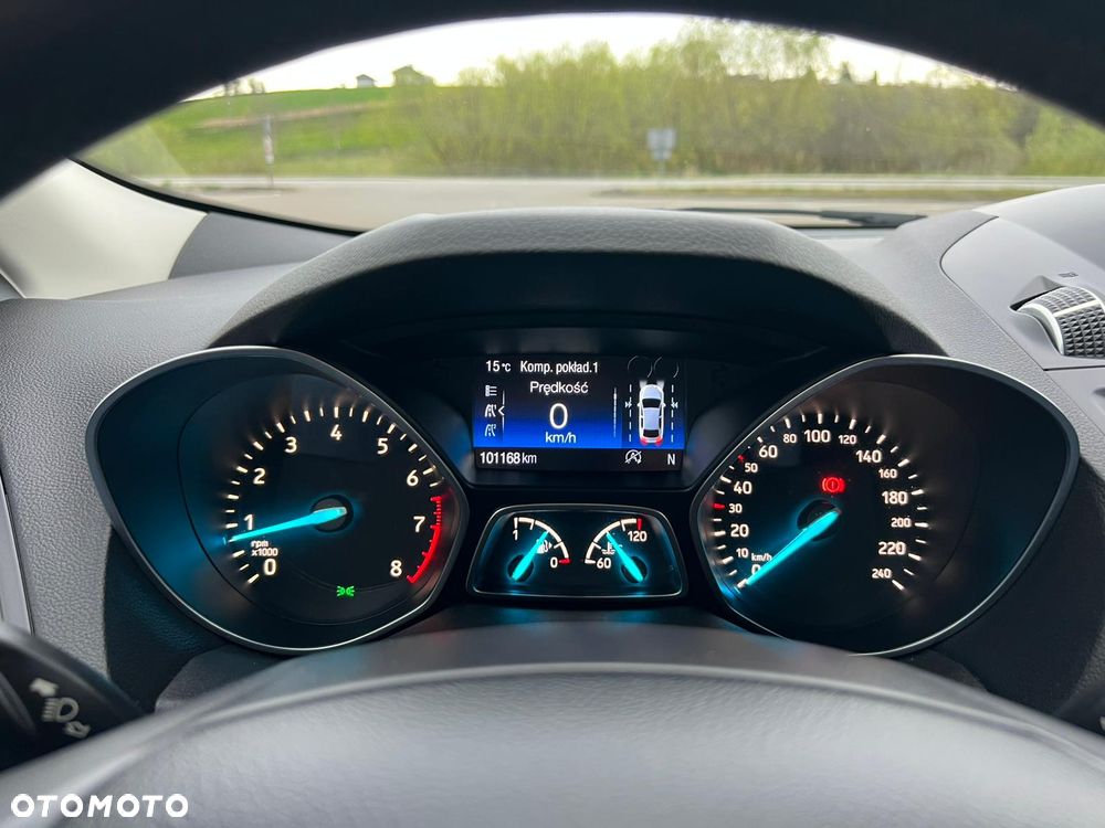 Ford Kuga - 36