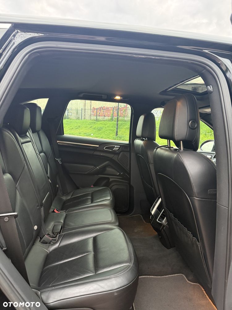 Porsche Cayenne - 8