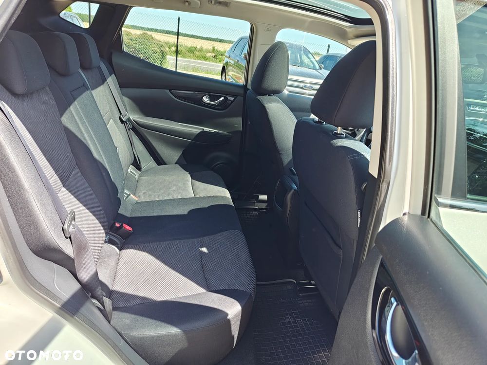 Nissan Qashqai 1.5 dCi N-Connecta - 17