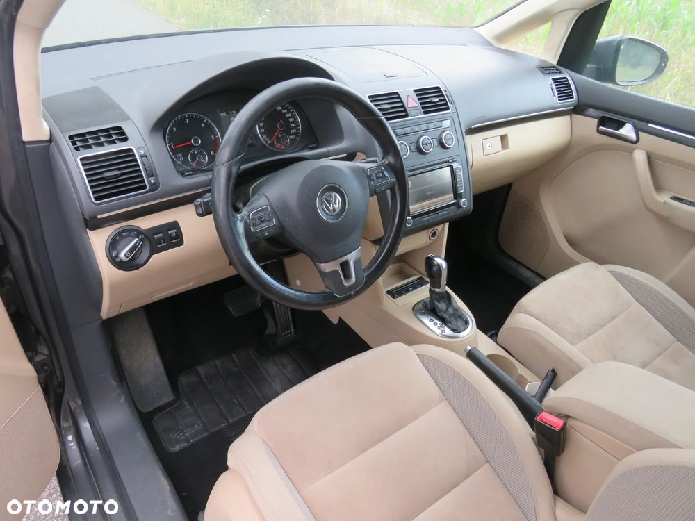 Volkswagen Touran 2.0 TDI DPF BlueMotion Technology DSG Comfortline - 15