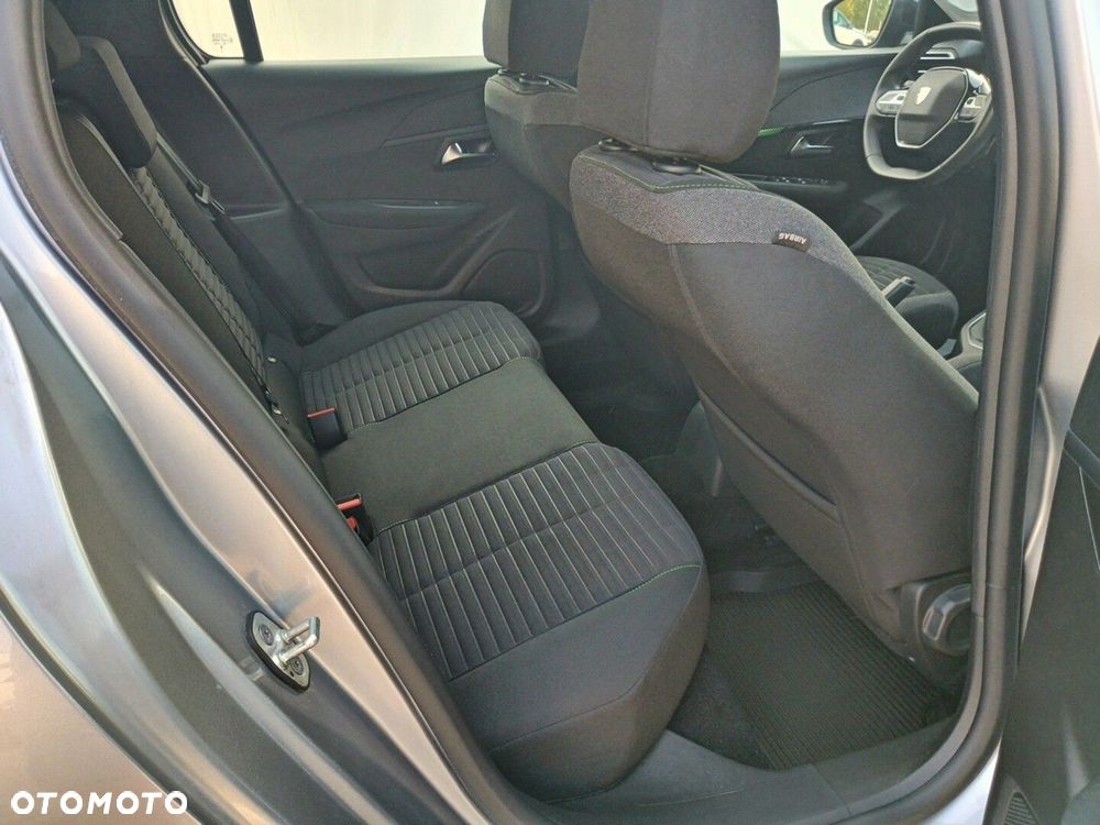 Peugeot 208 - 16