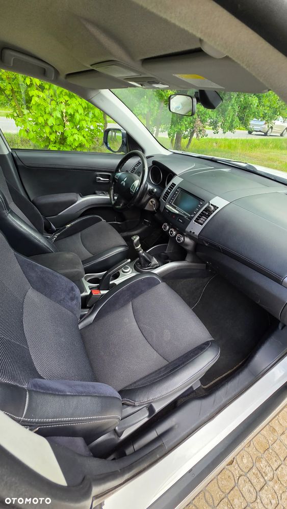 Mitsubishi Outlander 2.2 DI-D 4WD Intense - 17