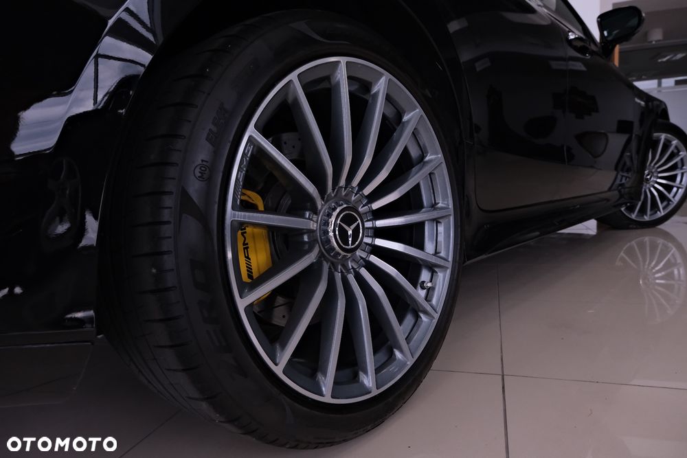 Mercedes-Benz AMG GT 63 4Matic+ Speedshift MCT 9G - 17