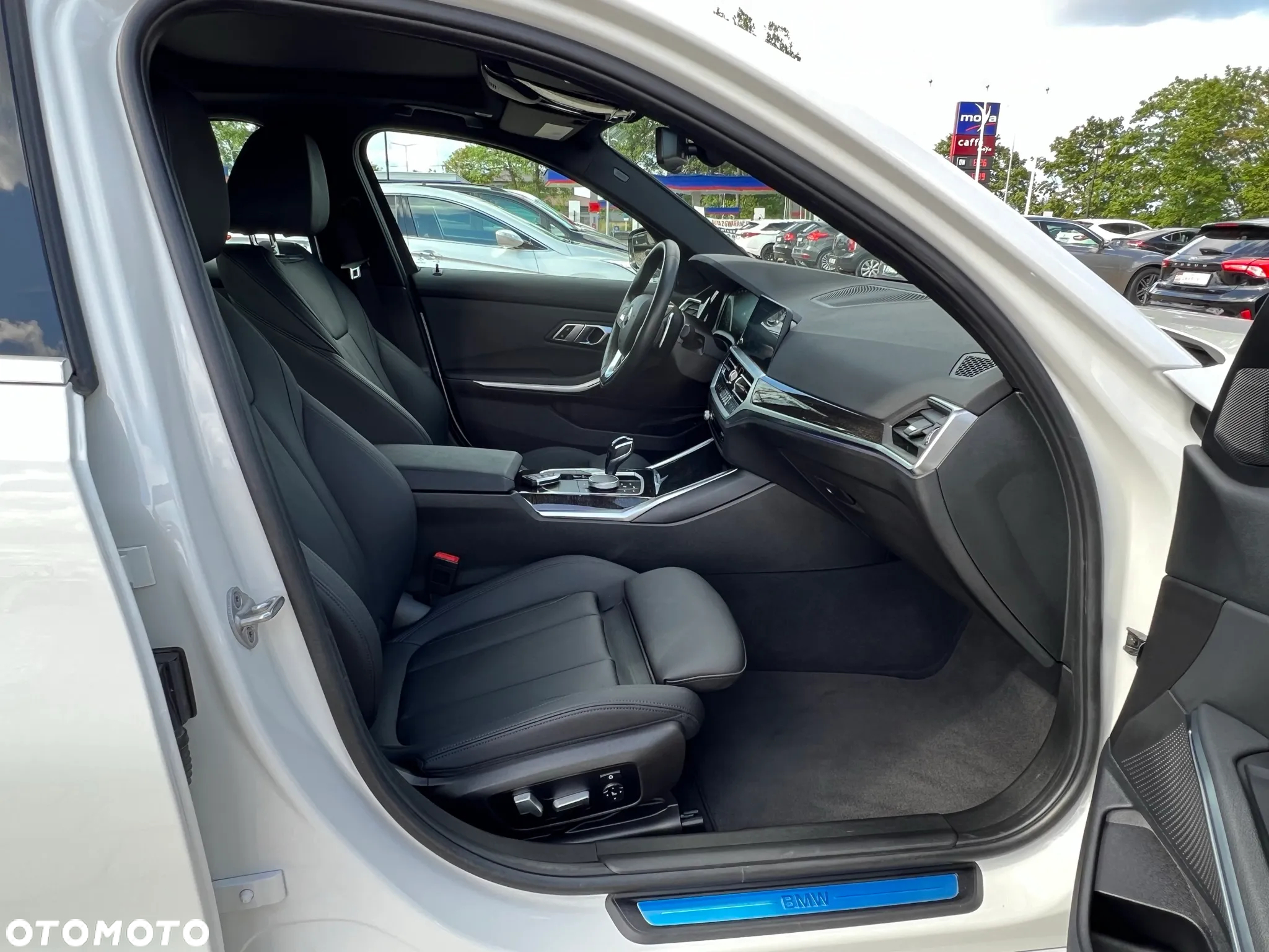 BMW Seria 3 330i Luxury Line sport - 22