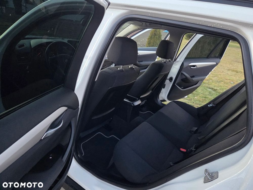 BMW X1 xDrive18d xLine - 25