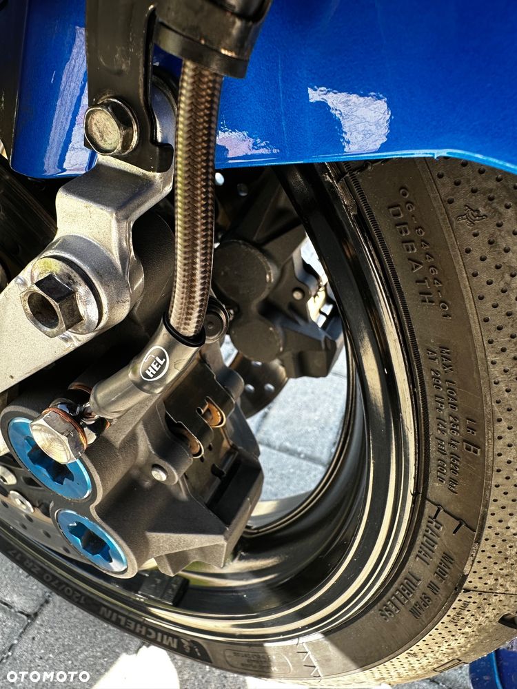 Yamaha R1 - 7