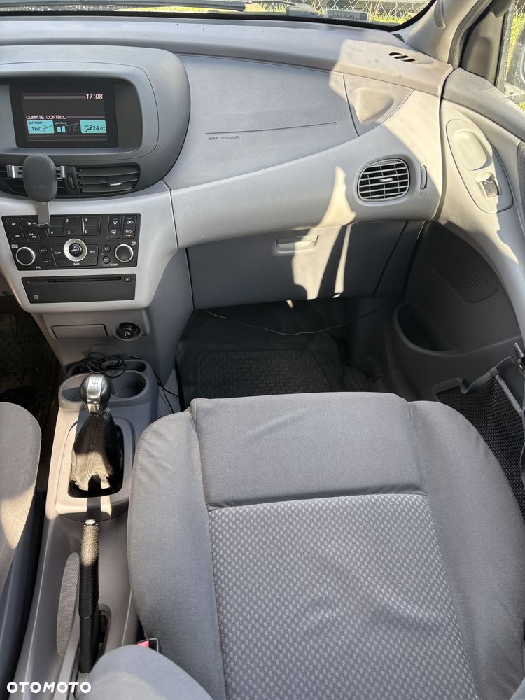 Nissan Almera Tino 1.8 Acenta - 4
