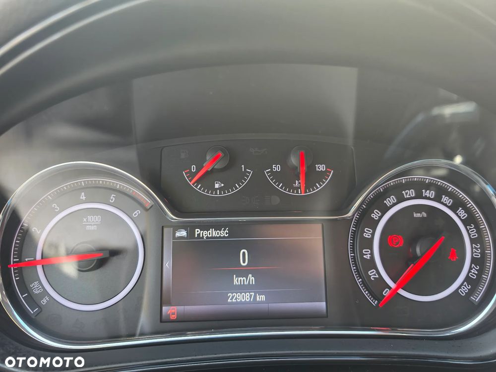 Opel Insignia 2.0 CDTI Cosmo S&S - 24