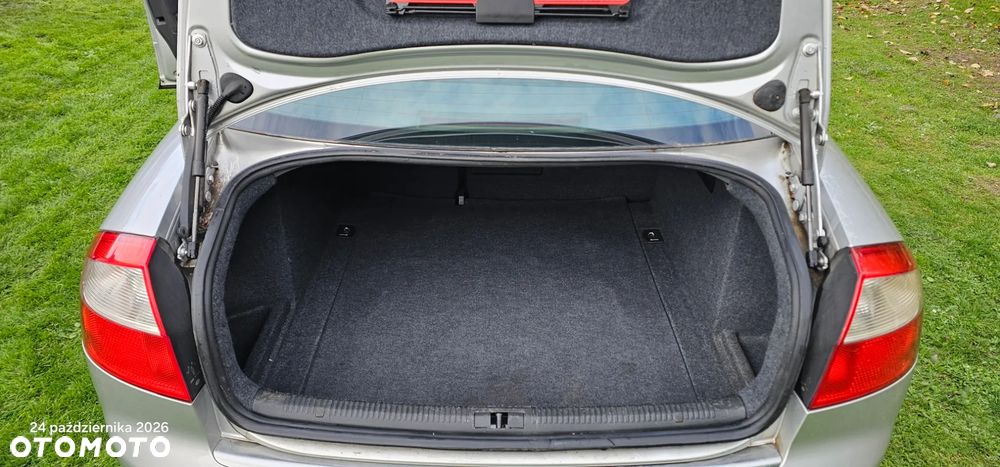 Audi A4 Limousine - 5