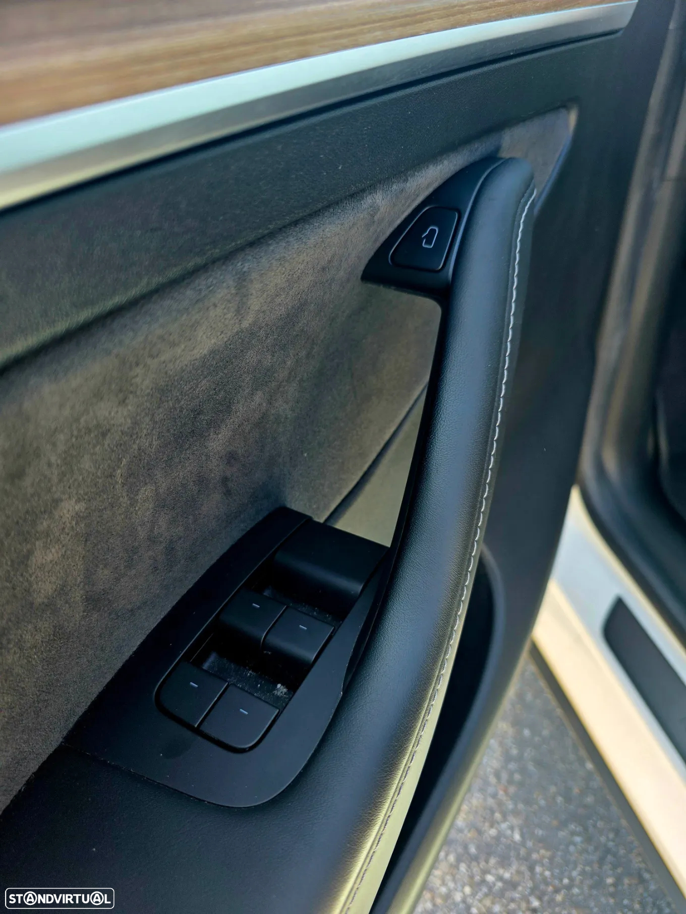 Tesla Model Y Long Range Dual Motor AWD - 14