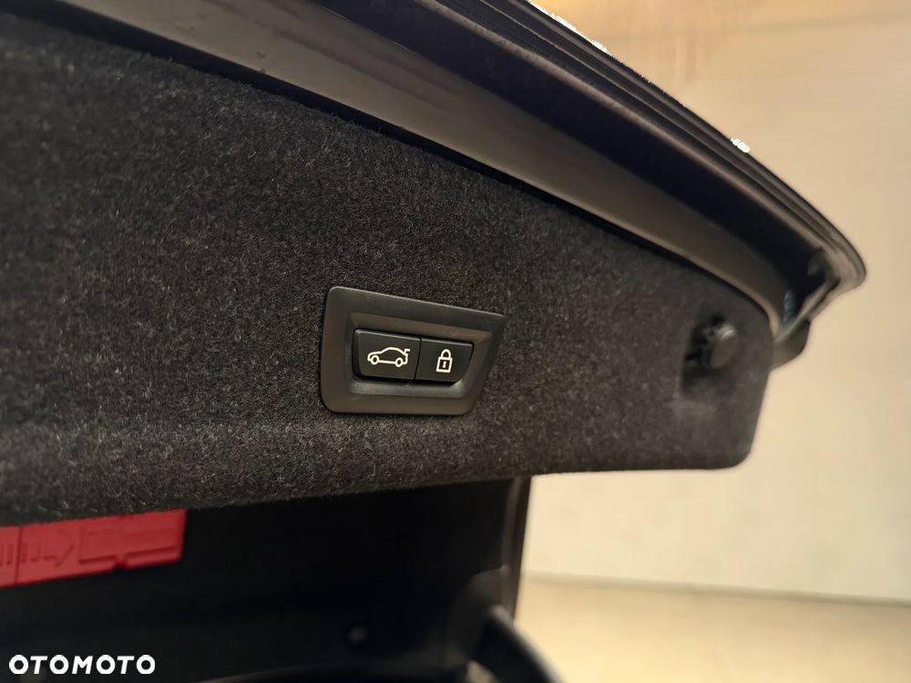 BMW Seria 3 330i xDrive M Sport sport - 19
