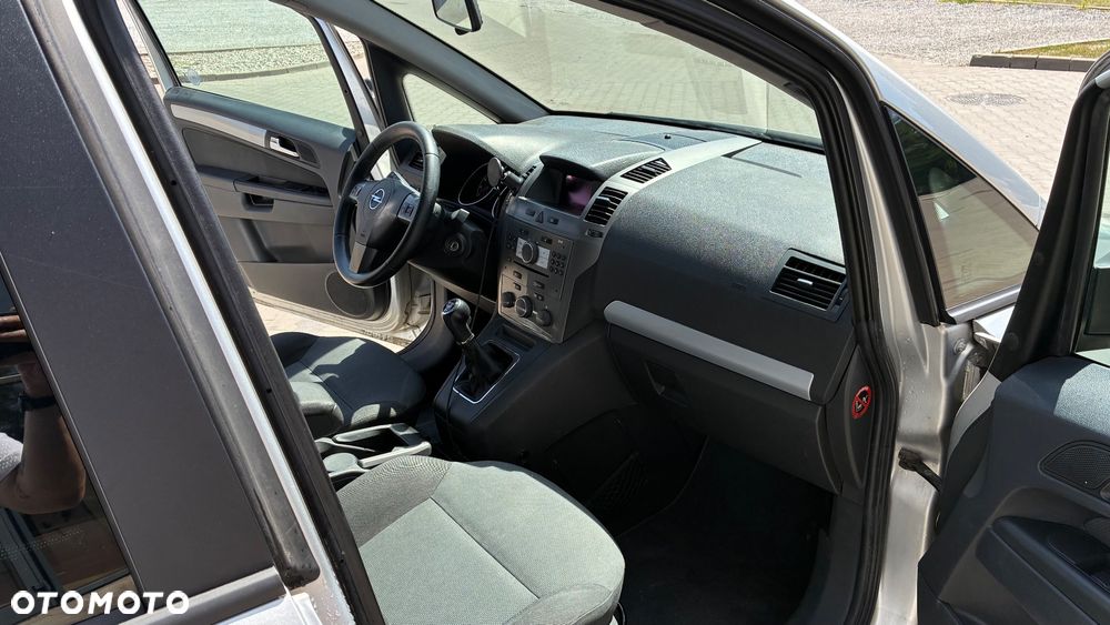 Opel Zafira 1.8 Enjoy - 10