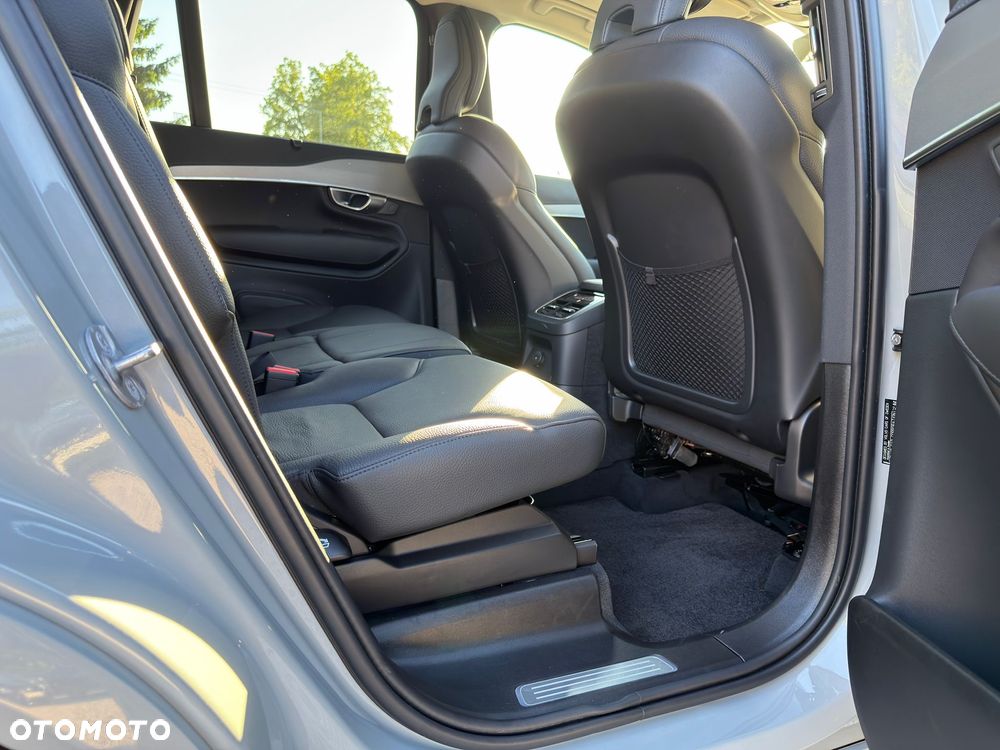 Volvo XC 90 T8 AWD Plug-In Hybrid Ultimate Dark 7os - 14