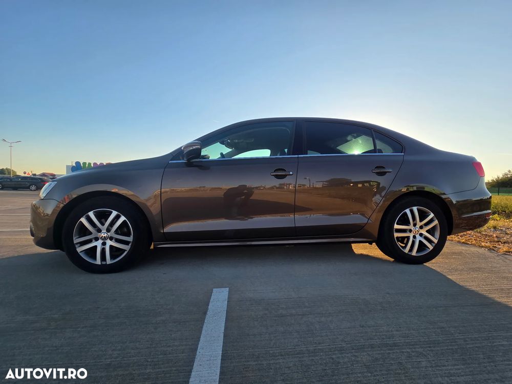 Volkswagen Jetta 1.6 TDI CR DPF DSG Highline - 3