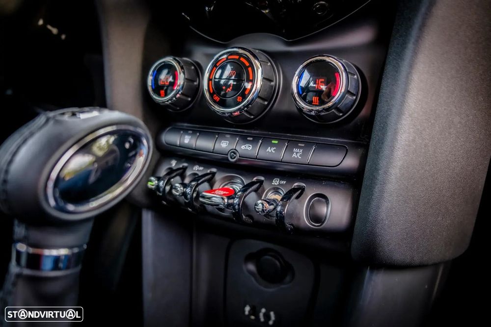 MINI 3 Portas Cooper D Auto - 8