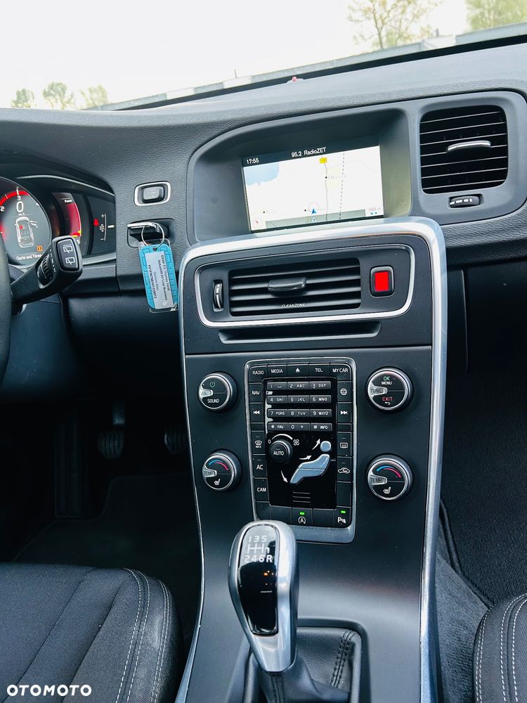 Volvo V60 D3 Kinetic - 19
