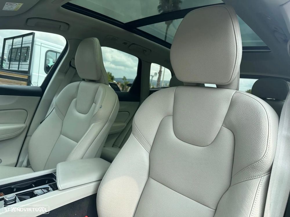 Volvo XC 60 2.0 T6 PHEV Plus Bright AWD - 25