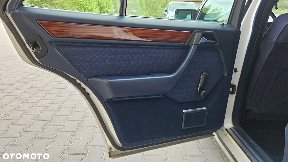Mercedes-Benz W124 (1984-1993) - 16