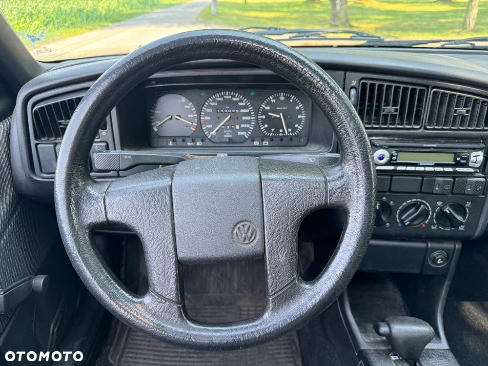 Volkswagen Passat 2.0 GL - 18