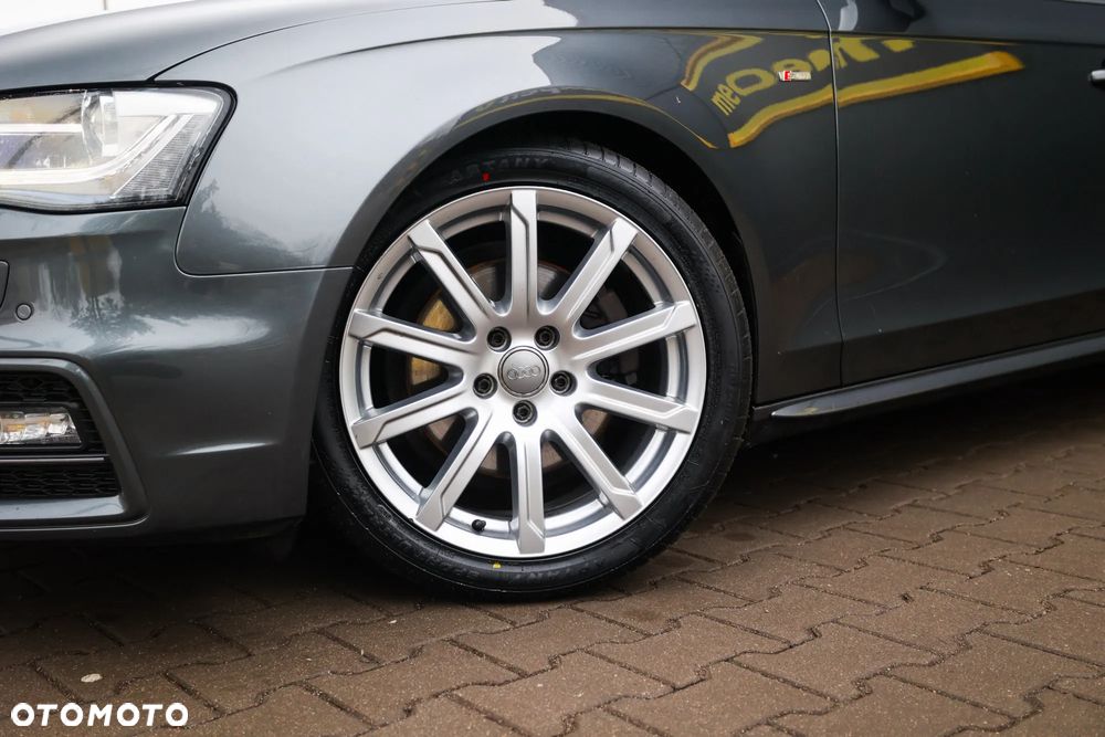 Audi A4 Avant 2.0 TDI DPF quattro S tronic S line Sportpaket - 2