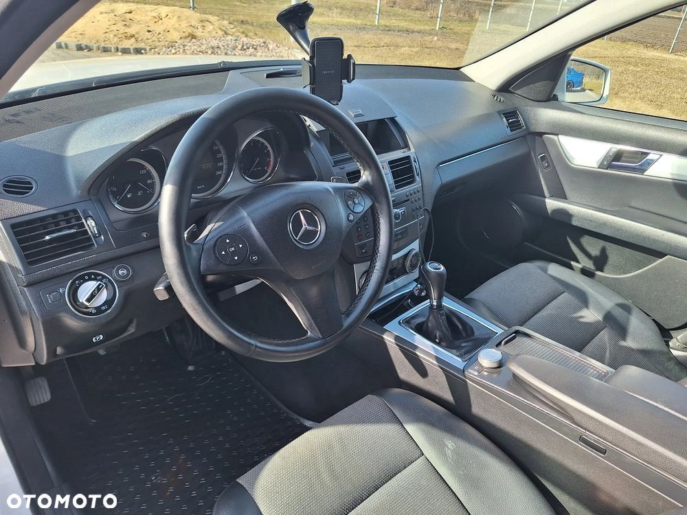 Mercedes-Benz Klasa C 180 K BlueEff Avantgarde - 14