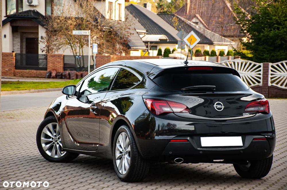 Opel Astra IV GTC 1.4 T Sport EU6 - 14