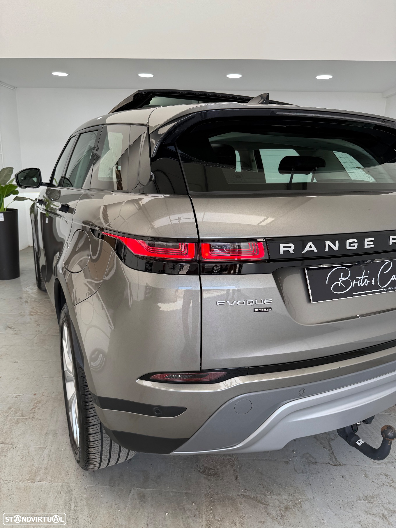 Land Rover Range Rover Evoque 1.5 P300e AWD HSE Auto - 28