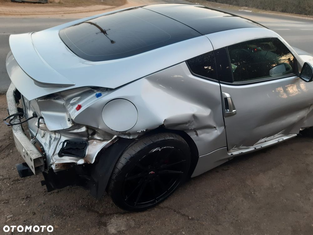 Nissan 370 Z - 5