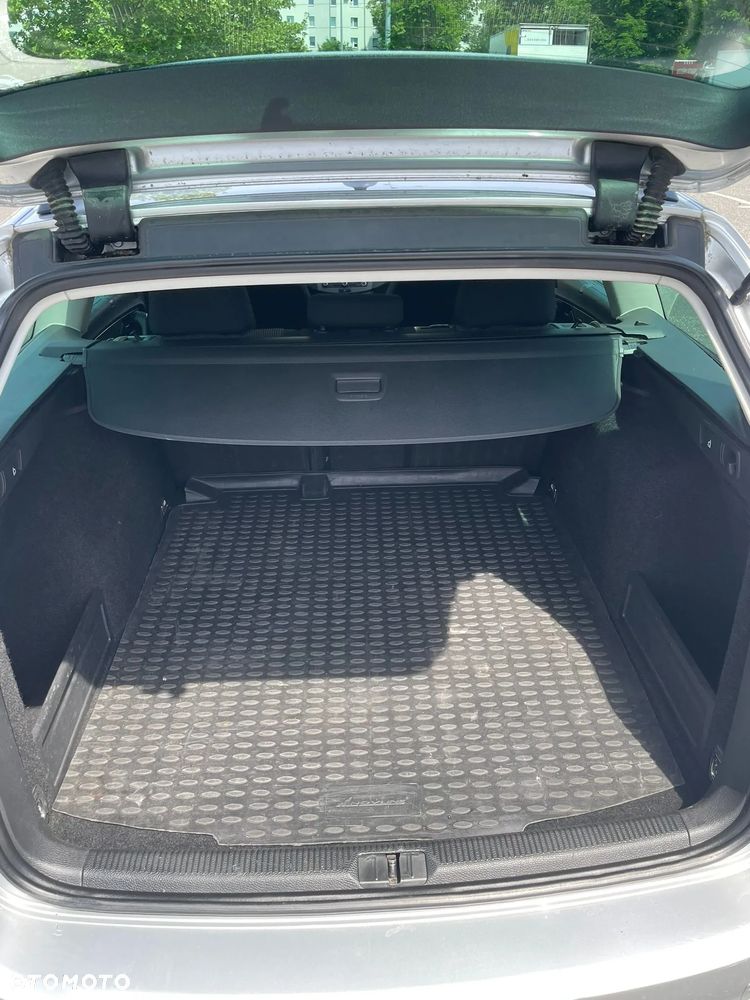 Volkswagen Passat 2.0 TDI Comfortline - 32