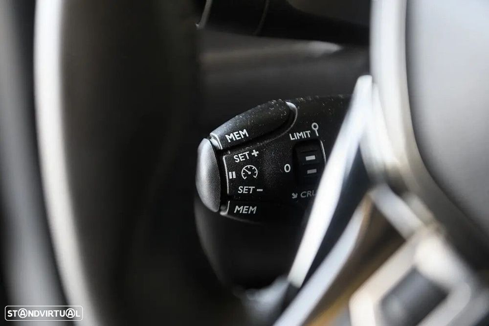 Peugeot 208 1.2 PureTech Active Pack - 34