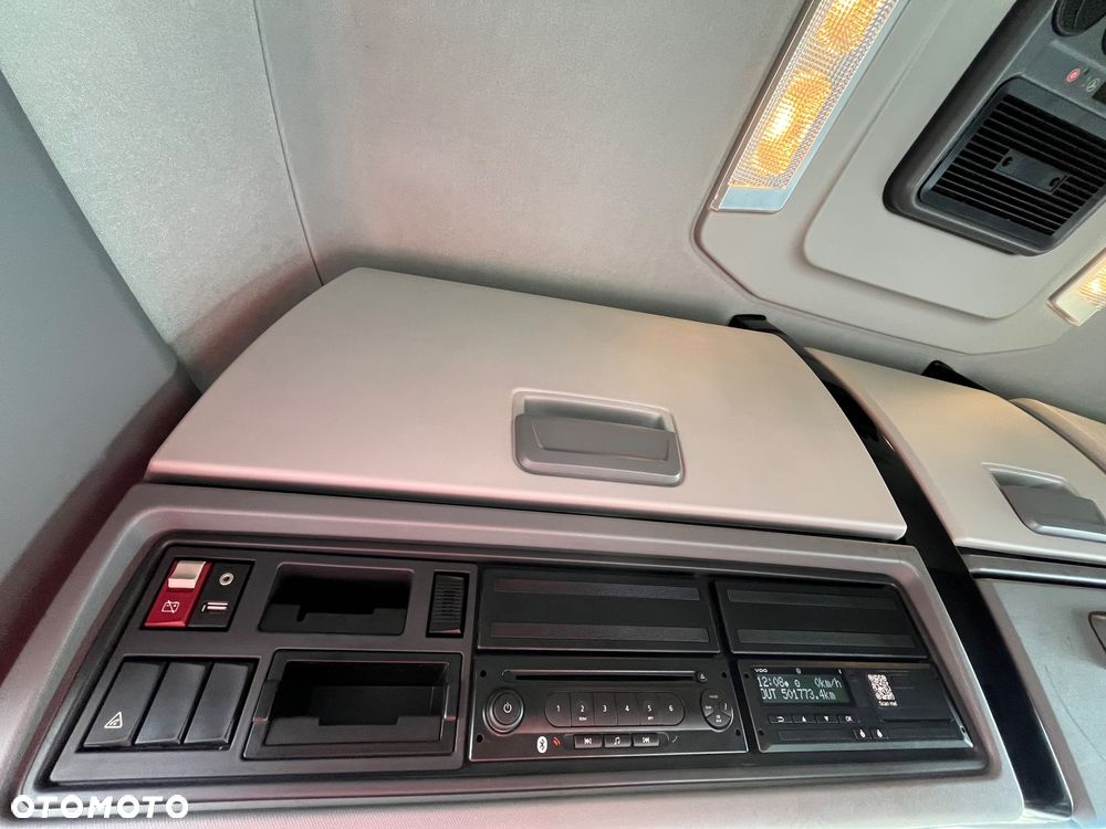 Renault T440 Sleeper Cab ADR - 13