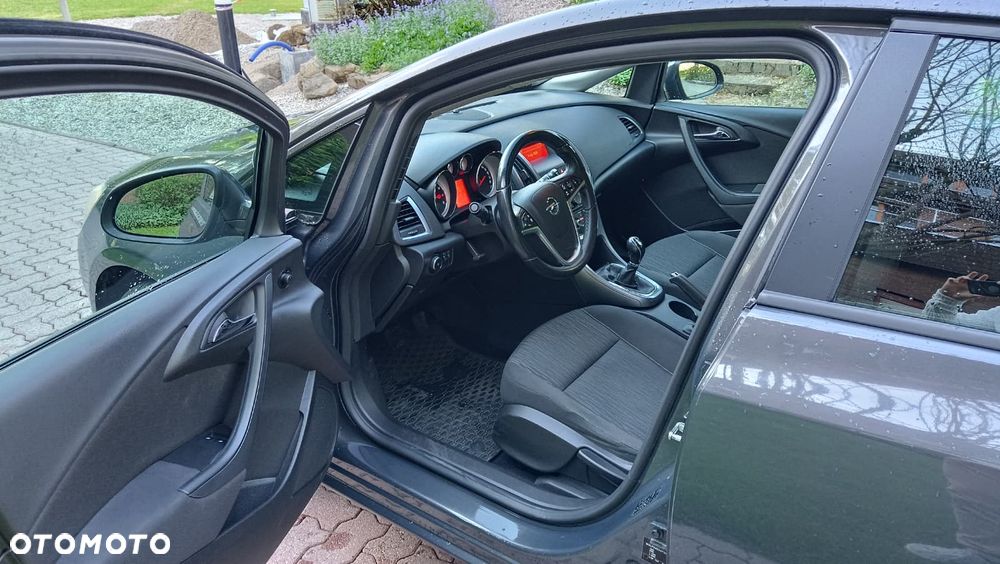 Opel Astra 1.4 T Enjoy EU6 - 14