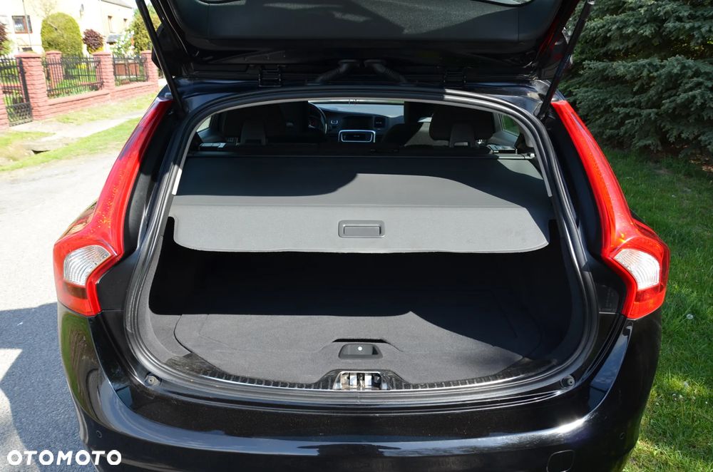 Volvo V60 D4 Geartronic Momentum - 18
