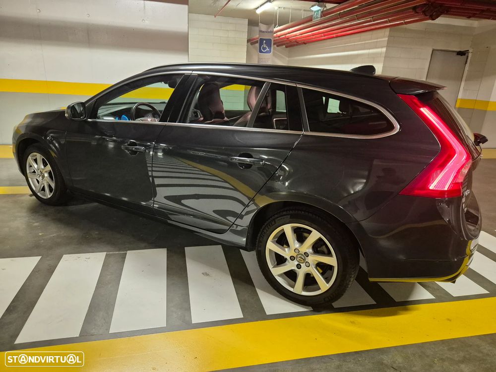 Volvo V60 1.6 D2 Momentum Eco - 17